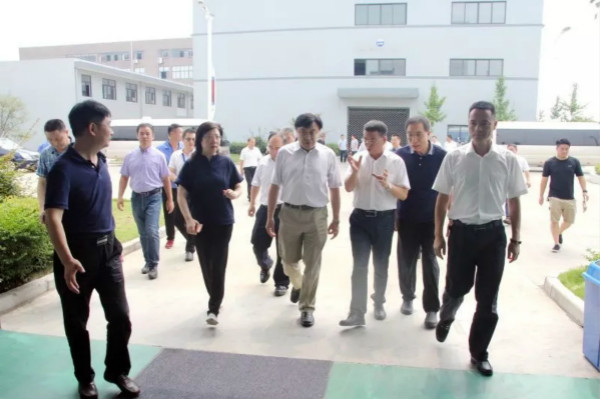浙江省委常委、常務(wù)副省長(zhǎng)馮飛到三思調(diào)研