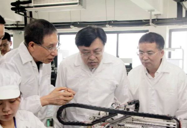 浙江省委常委、常務(wù)副省長(zhǎng)馮飛到三思調(diào)研