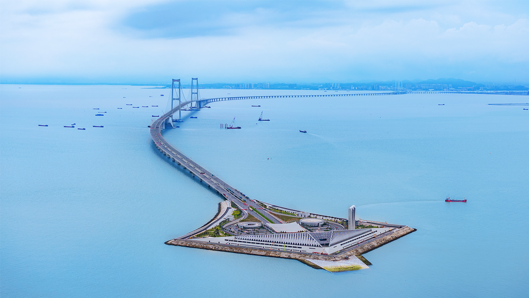 港珠澳大橋,開通六周年,三思LED產(chǎn)品,高效穩(wěn)定運(yùn)行,報(bào)告